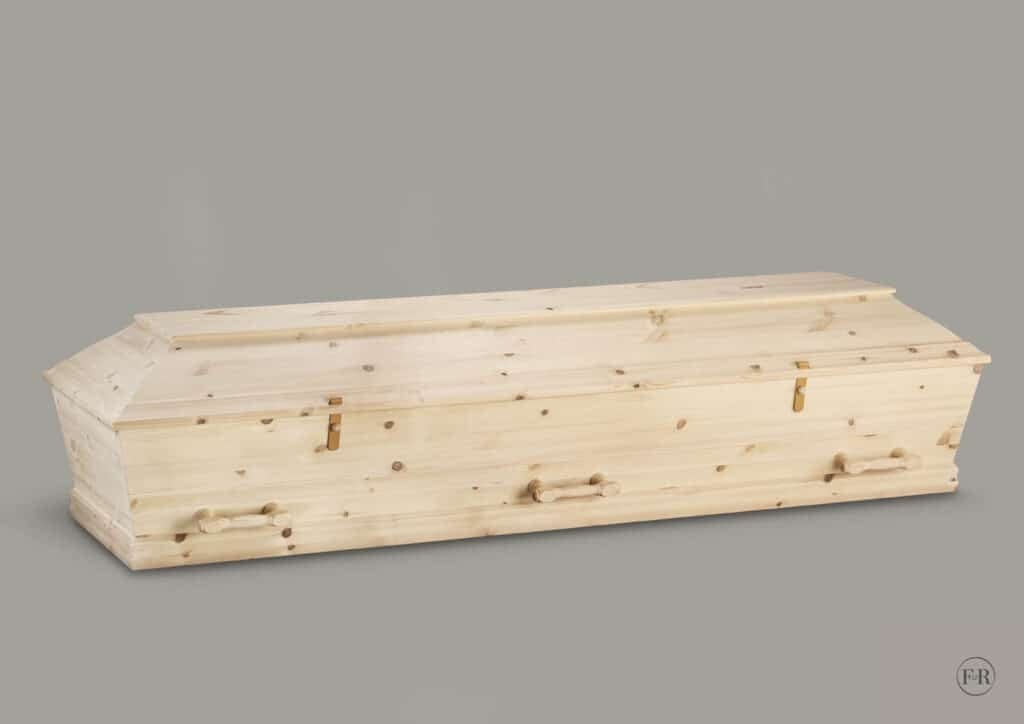 Lys trækiste på grå baggrund